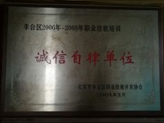牛仔裤美女吃大鸡巴影院